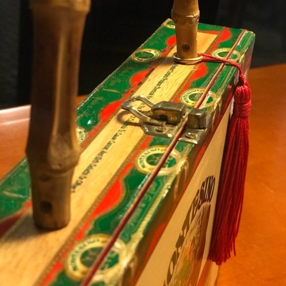 Montesano Green, Gold and Red Handmade Cigar Purse - Picture 6 of 8